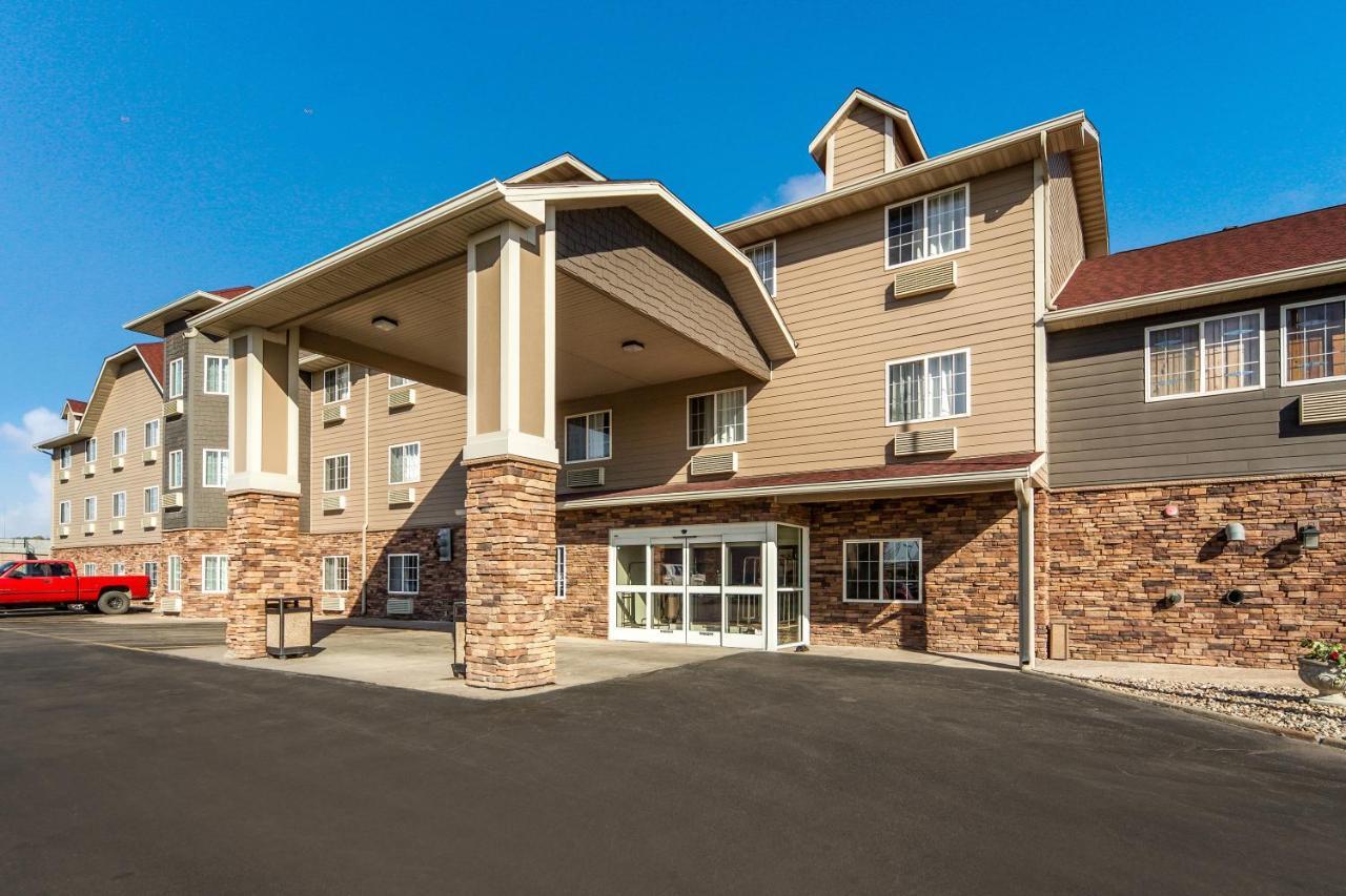 Red Roof Inn & Suites Omaha - Council Bluffs Dış mekan fotoğraf