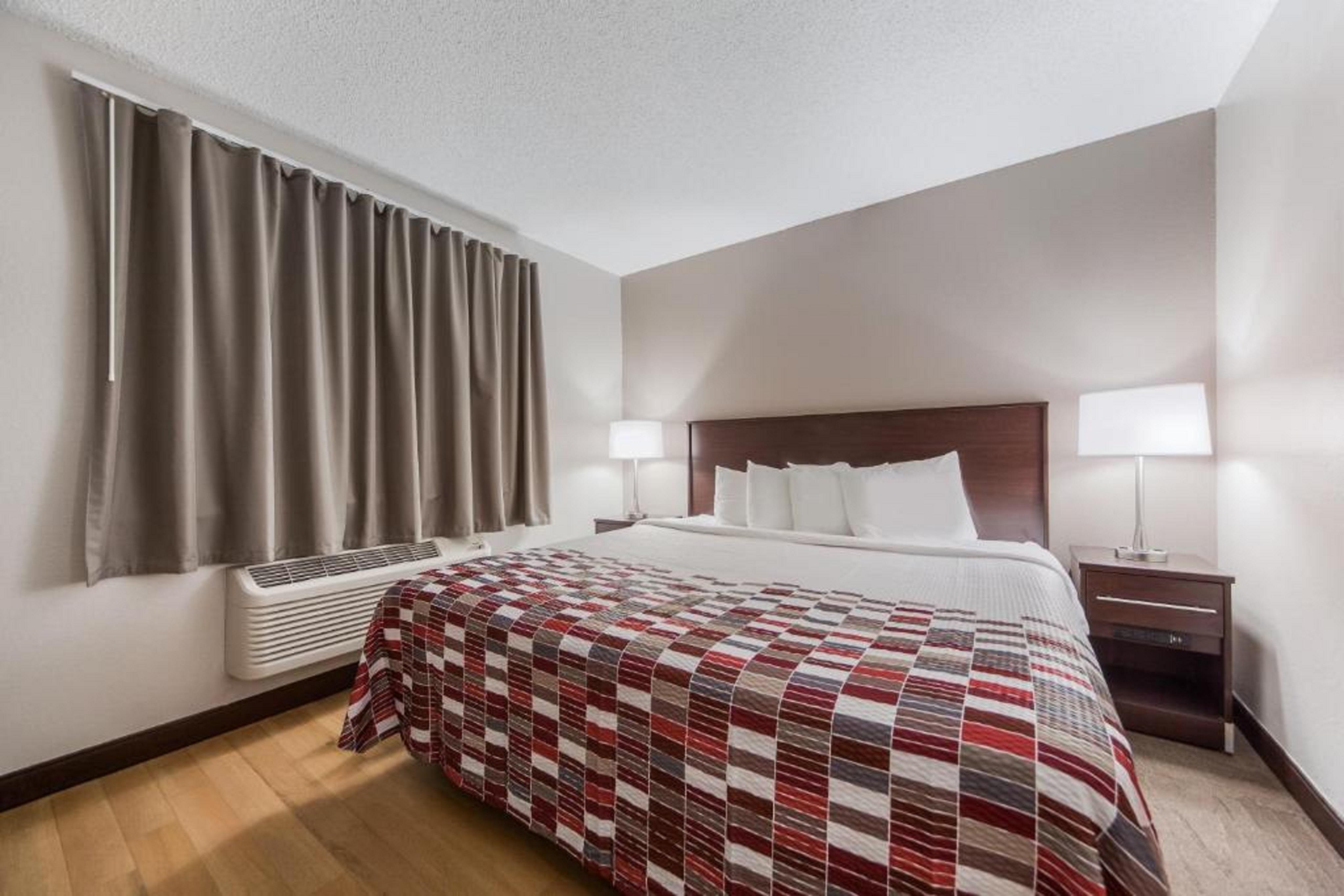 Red Roof Inn & Suites Omaha - Council Bluffs Dış mekan fotoğraf