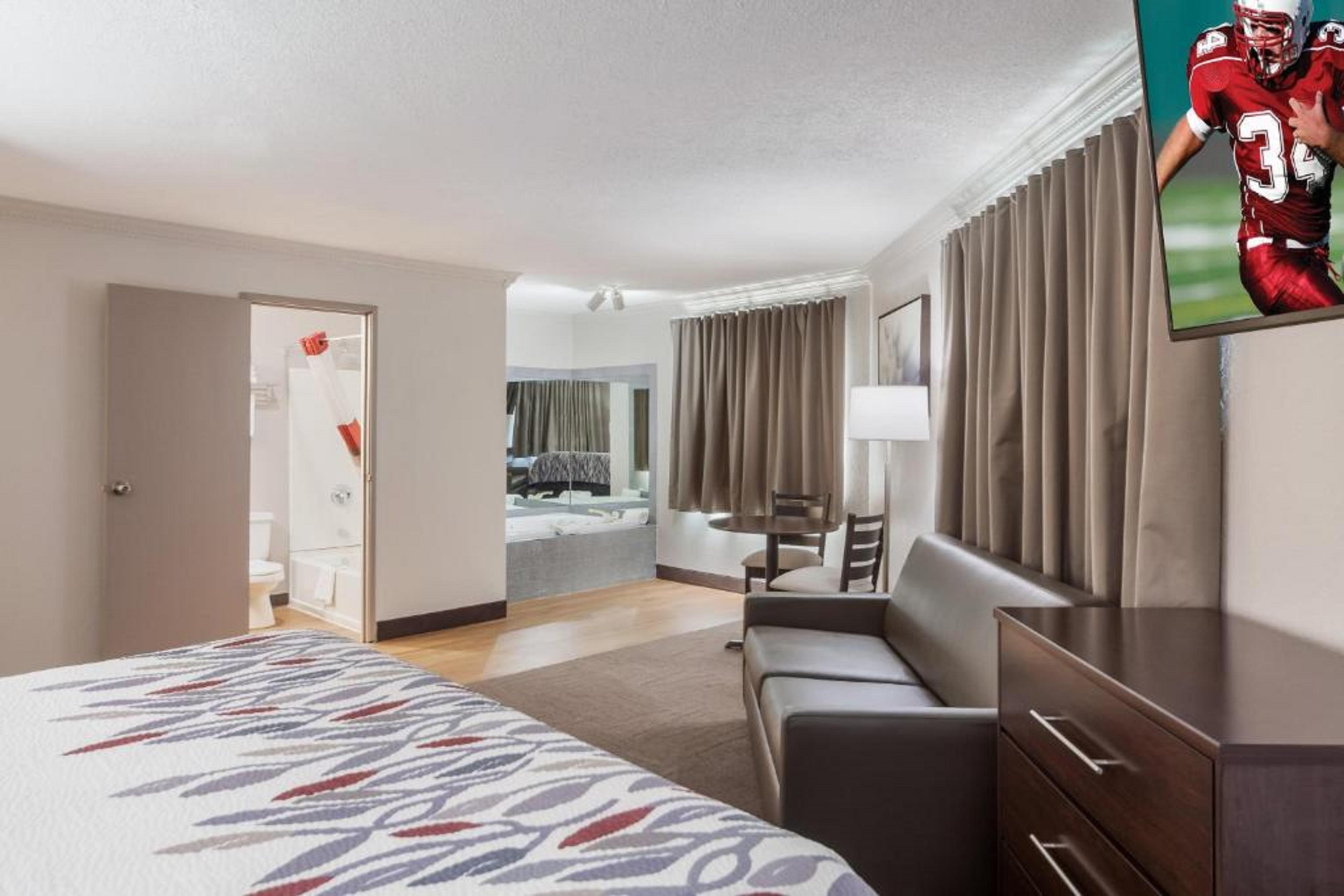 Red Roof Inn & Suites Omaha - Council Bluffs Dış mekan fotoğraf