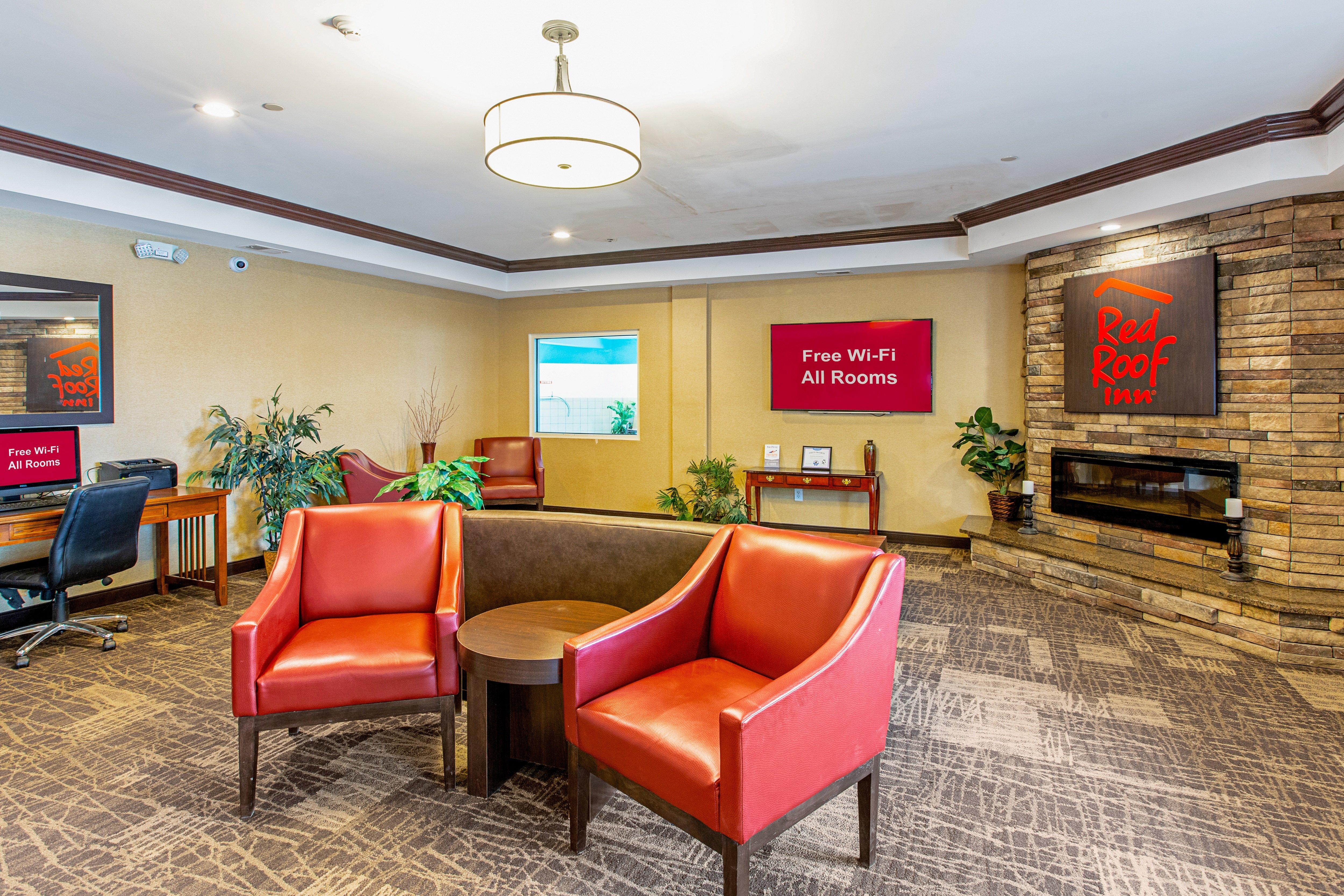 Red Roof Inn & Suites Omaha - Council Bluffs Dış mekan fotoğraf