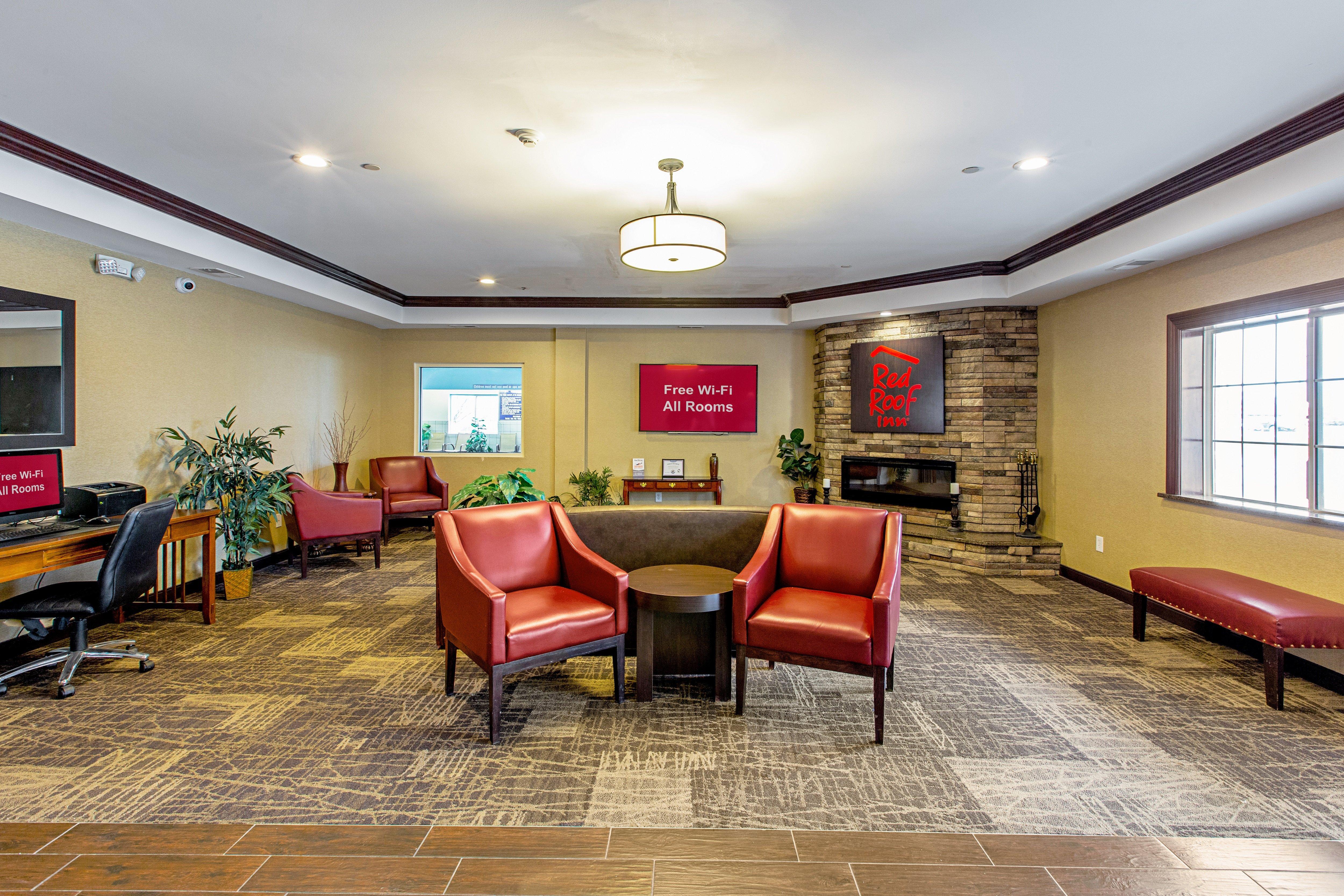 Red Roof Inn & Suites Omaha - Council Bluffs Dış mekan fotoğraf