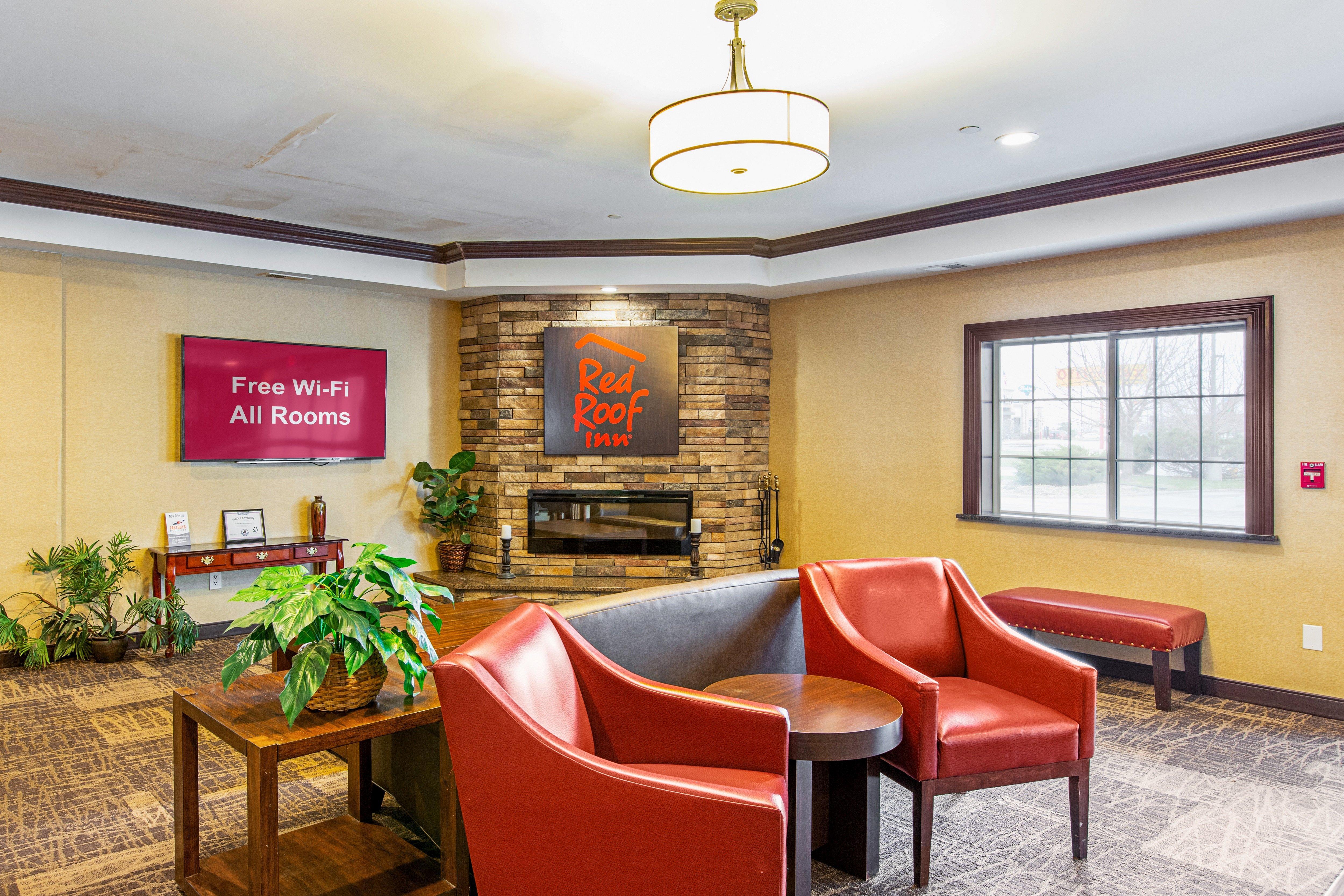 Red Roof Inn & Suites Omaha - Council Bluffs Dış mekan fotoğraf