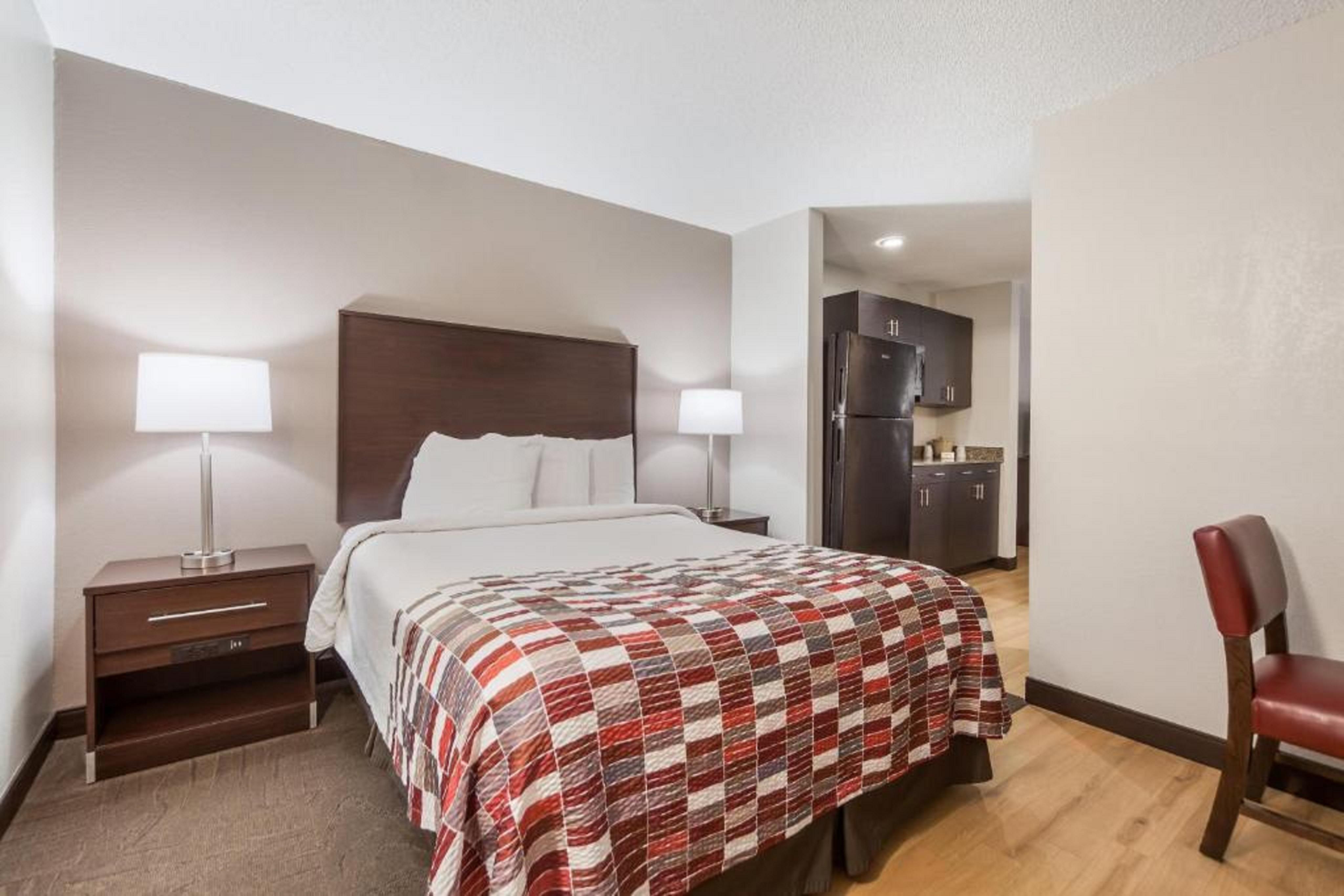 Red Roof Inn & Suites Omaha - Council Bluffs Dış mekan fotoğraf