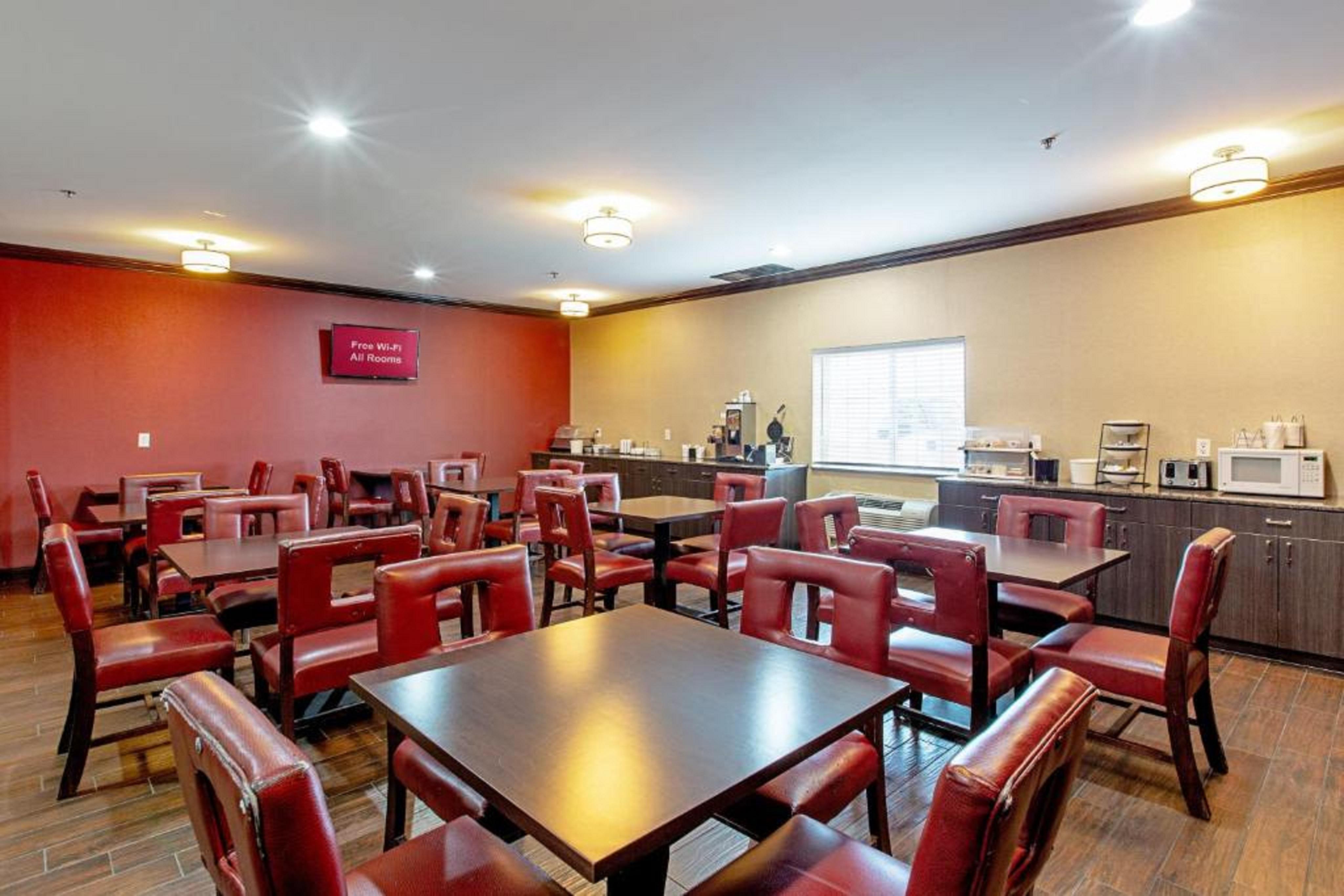 Red Roof Inn & Suites Omaha - Council Bluffs Dış mekan fotoğraf