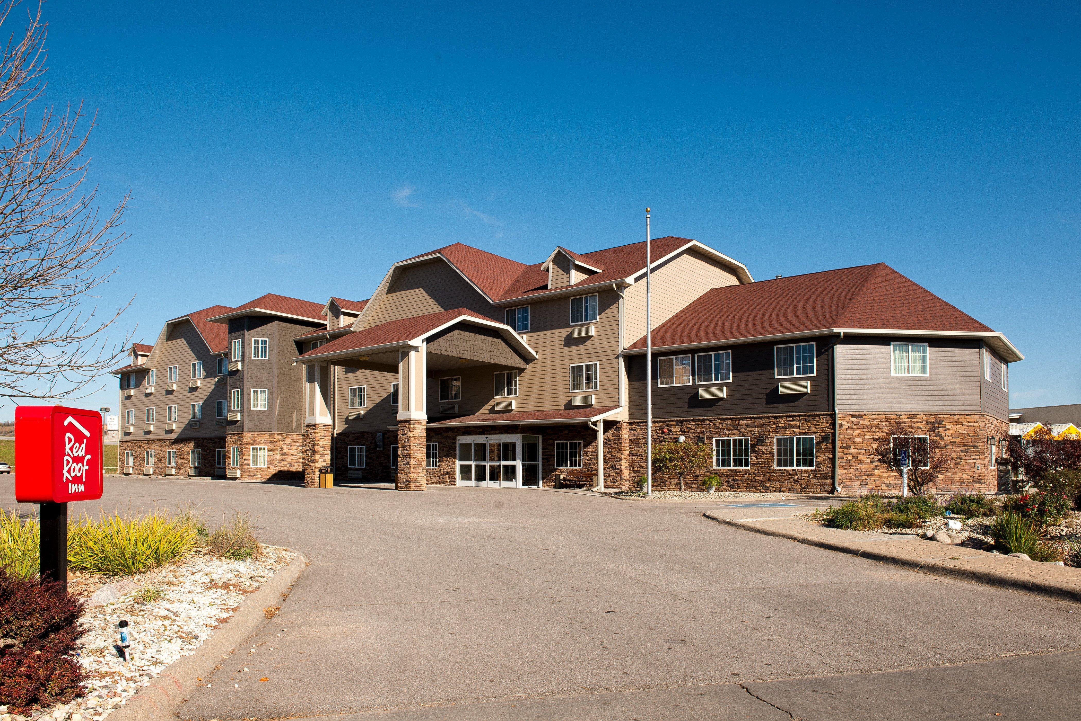 Red Roof Inn & Suites Omaha - Council Bluffs Dış mekan fotoğraf