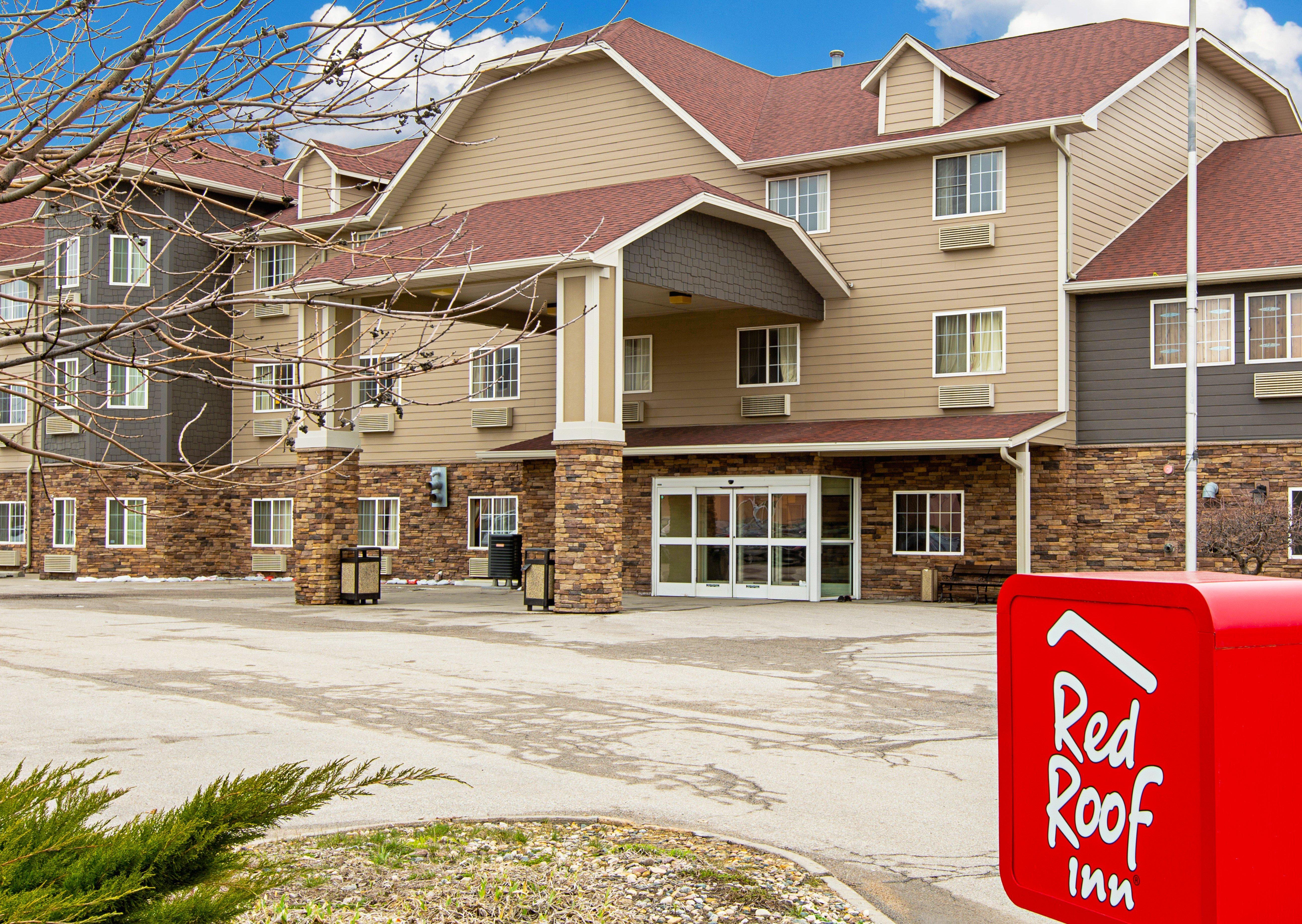 Red Roof Inn & Suites Omaha - Council Bluffs Dış mekan fotoğraf