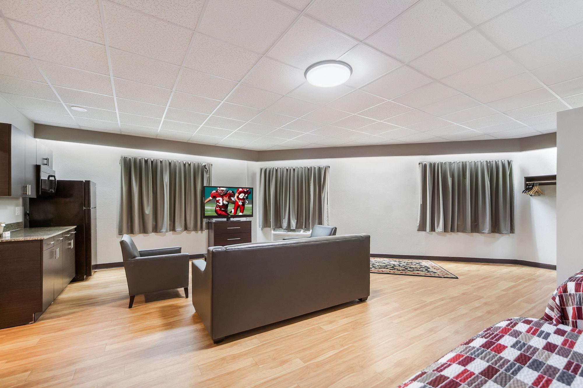 Red Roof Inn & Suites Omaha - Council Bluffs Dış mekan fotoğraf