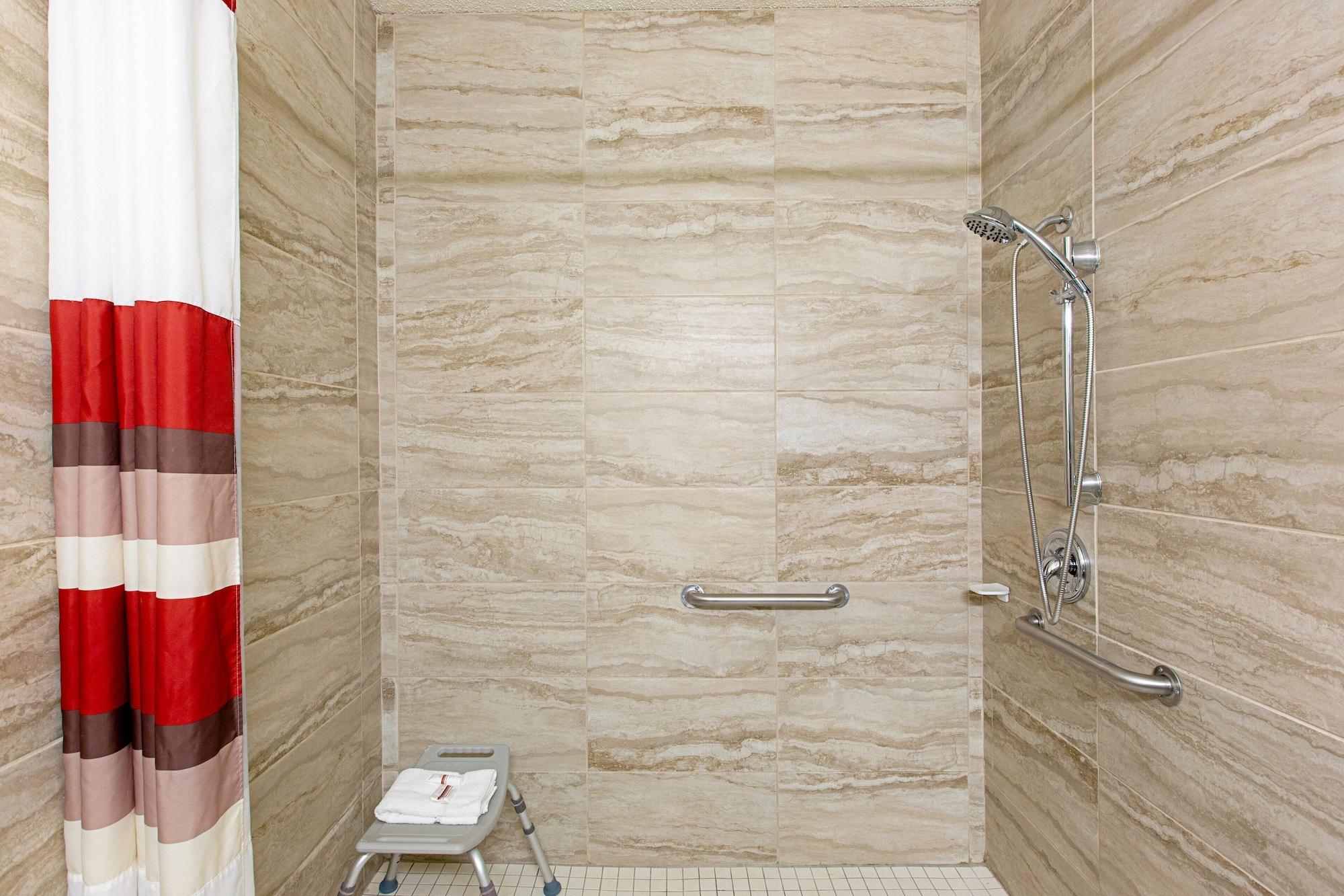 Red Roof Inn & Suites Omaha - Council Bluffs Dış mekan fotoğraf