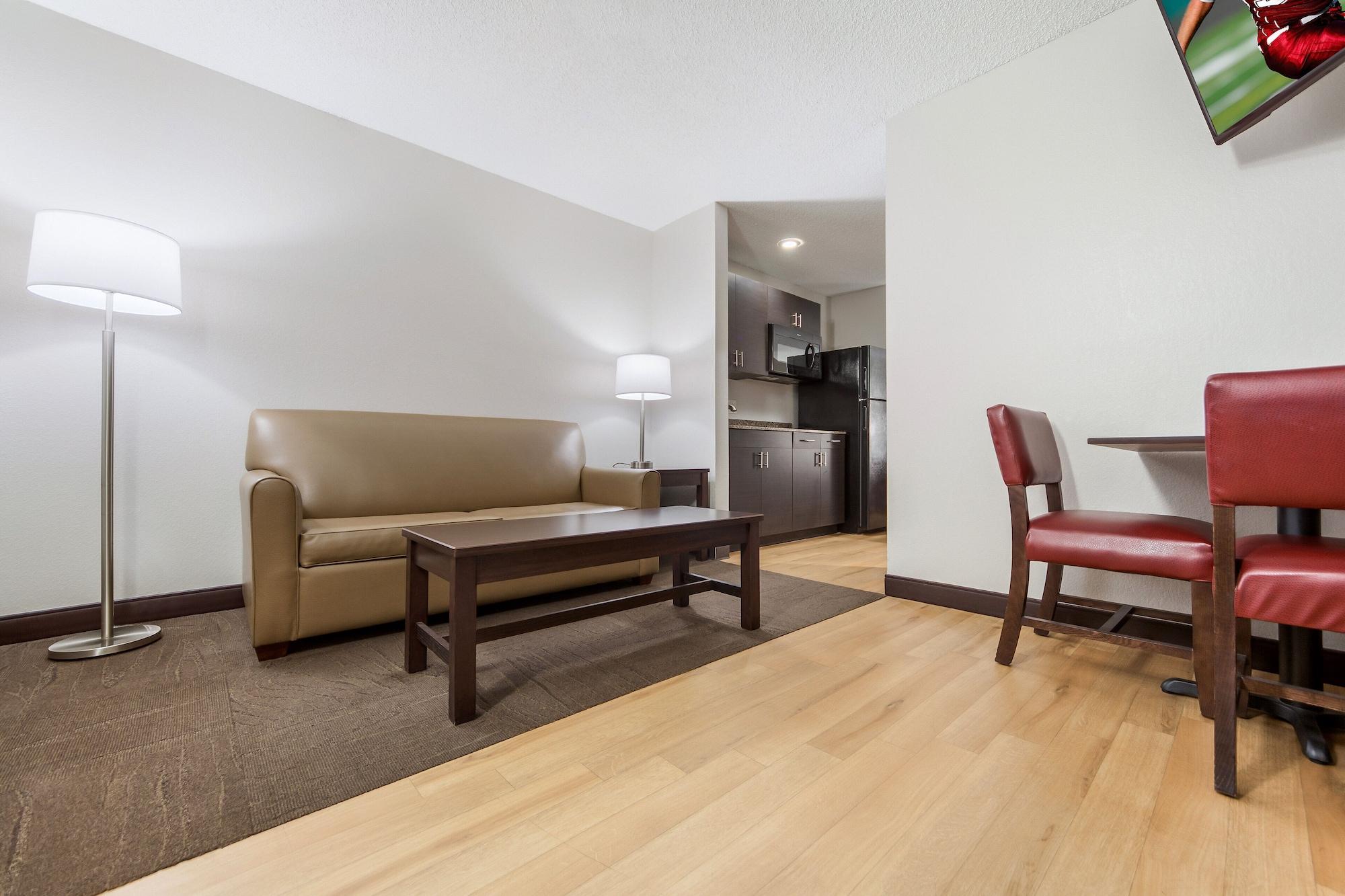 Red Roof Inn & Suites Omaha - Council Bluffs Dış mekan fotoğraf